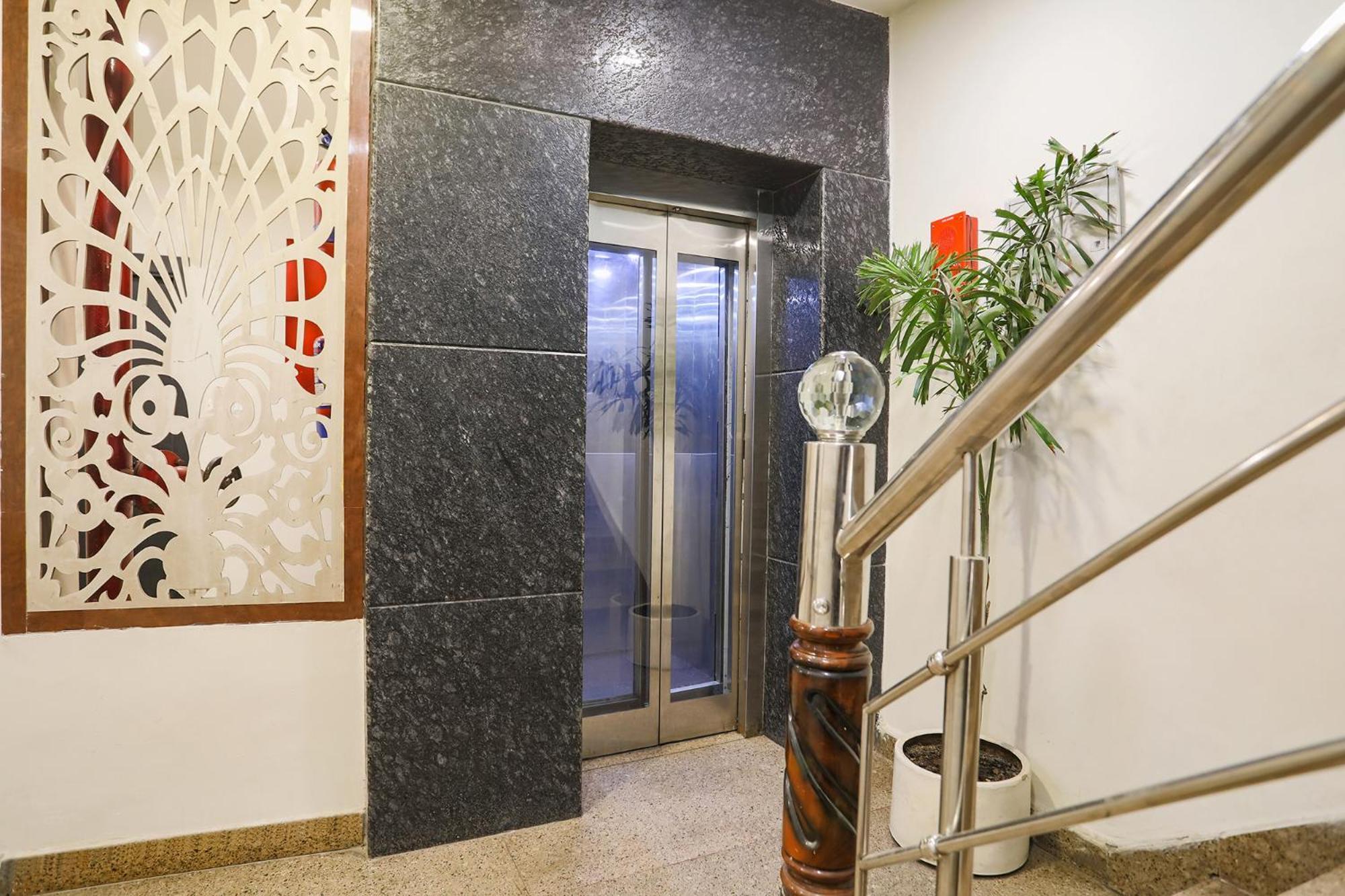 Fabhotel The Diamond Ghaziabad Esterno foto